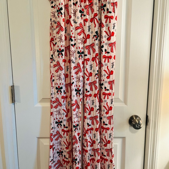 Caden Lane Red and White Bow Pajama Set NWT - Picture 11 of 12